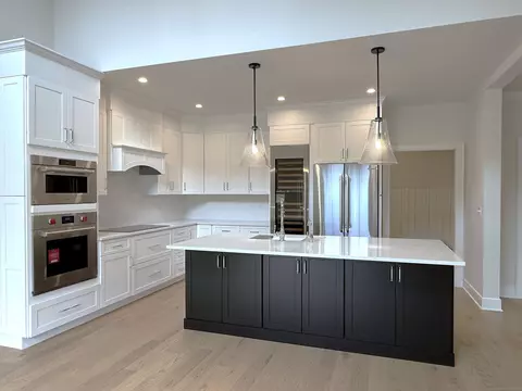 38 Village Cir #38, Guilford, CT 06437