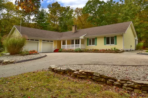 352 Wrights Mill Rd, Coventry, CT 06238