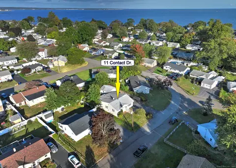 11 Contact Dr, West Haven, CT 06516