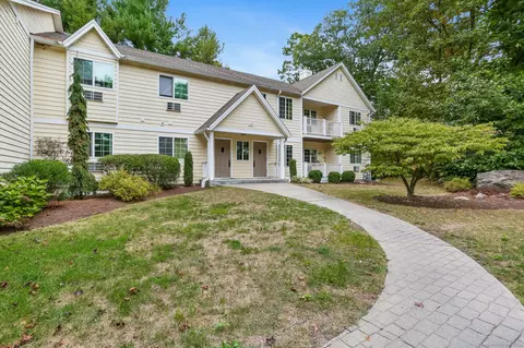 2955 Madison Ave #4, Bridgeport, CT 06606