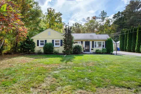 15 Selden Hill Dr, West Hartford, CT 06107