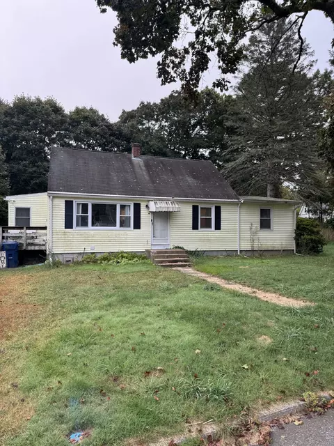 70 Crescent St, Windham, CT 06226