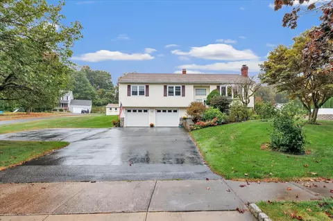 44 Briarwood Dr, Seymour, CT 06483