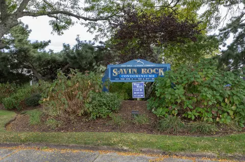 196 W Walk Ave, West Haven, CT 06516