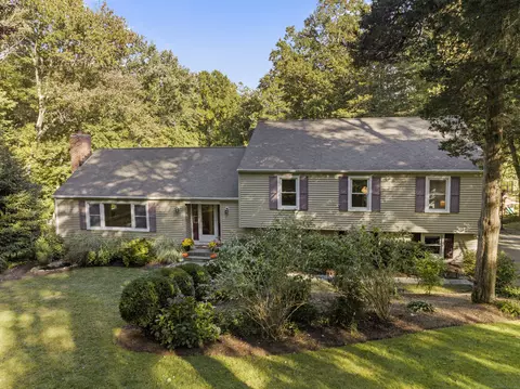 30 Coult Ln, Old Lyme, CT 06371