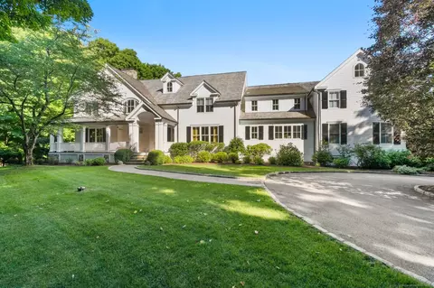8 Shadbush Ln, Westport, CT 06880