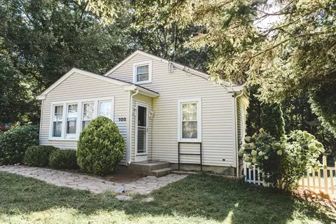 100 Kings Hwy, Groton, CT 06340