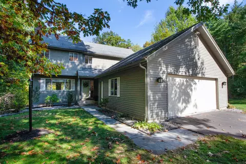 26 Woodhaven Dr, Simsbury, CT 06070