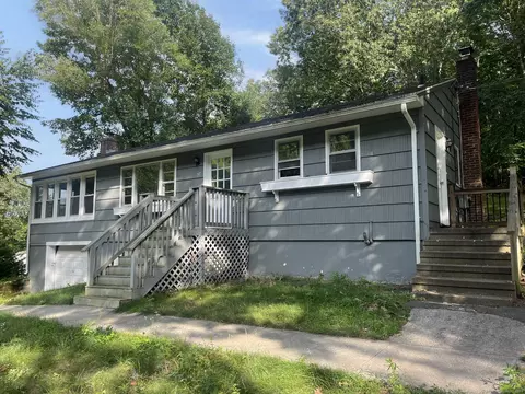 57 Brookdale Rd, Seymour, CT 06483