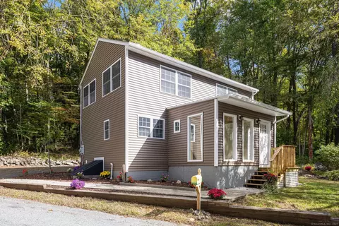14 Brown School Rd, Preston, CT 06365
