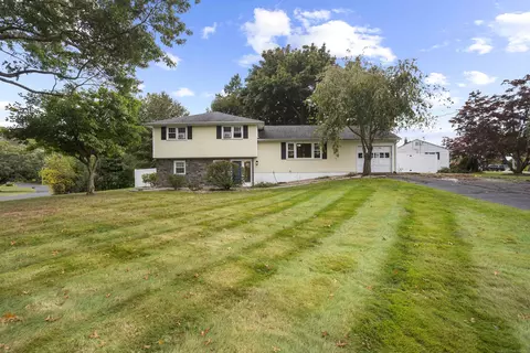 12 Royal Oak Cir, Meriden, CT 06450