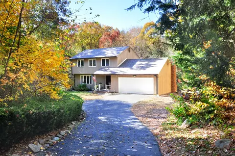 83 Northwoods Rd # R, Granby, CT 06060