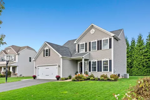 4 Padens Ct, Wallingford, CT 06492