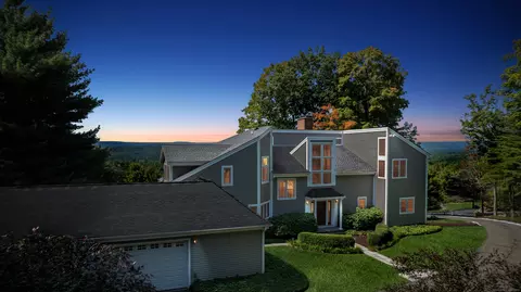 24 Vermillion Dr, Avon, CT 06001