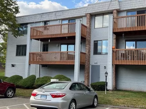 3 Birch Ct #3, Cromwell, CT 06416