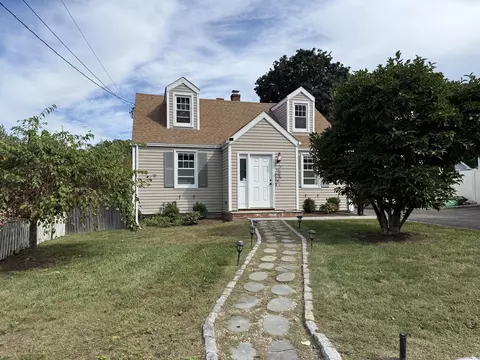 17 Ambler Dr, Norwalk, CT 06851