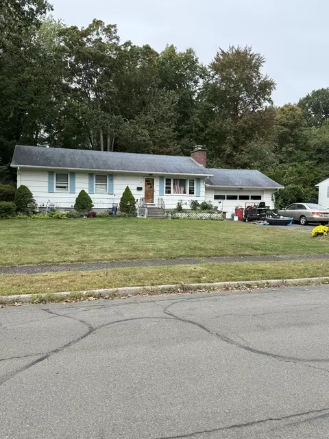 32 Grove Rd, North Haven, CT 06473