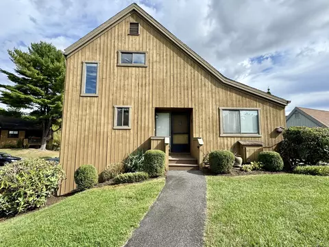 104 Seminole Ln #B, Stratford, CT 06614