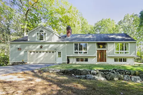7 Hemlock Hill Rd, Clinton, CT 06413