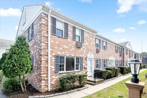 27 Maple Tree Ave #1, Stamford, CT 06906