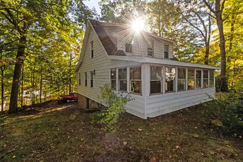 24 Taylor Pl, East Hampton, CT 06424