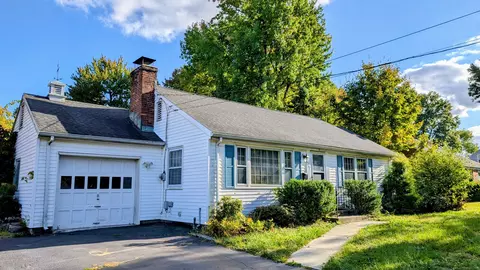 402 Maple St, Wethersfield, CT 06109
