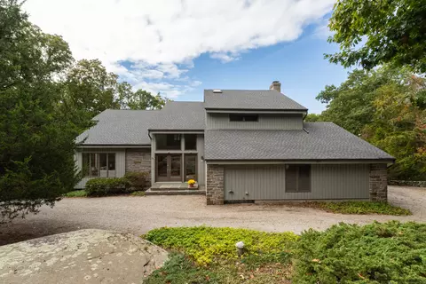 11 Wingate Rd, Guilford, CT 06437