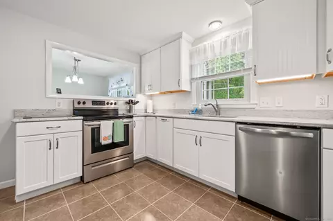 1 Heather Ln, East Granby, CT 06026
