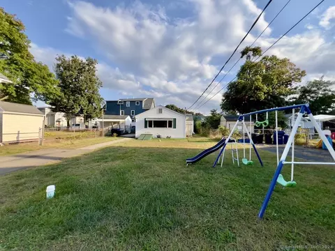 6 Hall St, West Haven, CT 06516