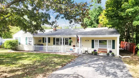 276 North St, Windsor Locks, CT 06096