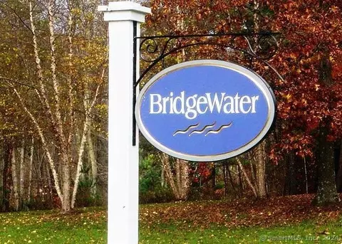 7 Saddle Ridge Dr, Avon, CT 06001