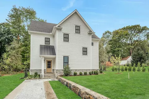 18 Scott Rd, Greenwich, CT 06831