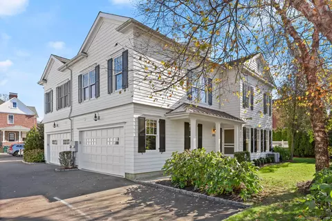 62 Sherwood Pl #D, Greenwich, CT 06830