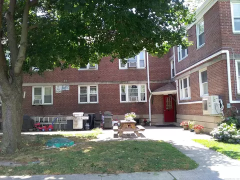 754 Canaan Rd, Bridgeport, CT 06610