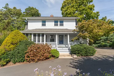 10 Long Point Rd, Branford, CT 06405