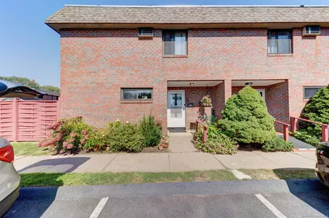 45 Sharon Ln #45, Wethersfield, CT 06109