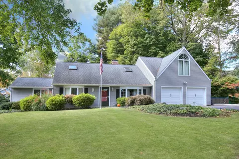 57 Fernwood Dr, Stratford, CT 06614