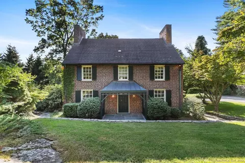 70 Round Hill Rd, Greenwich, CT 06831