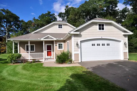 9 Hunters Rdg #9, Granby, CT 06035
