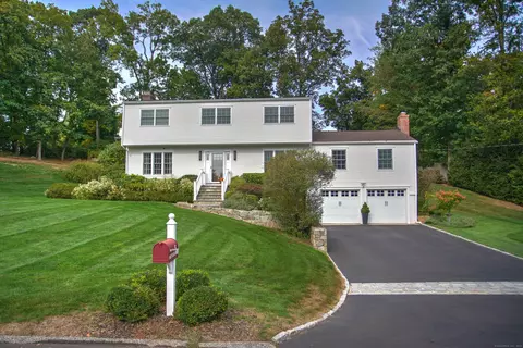 5 Hilly Field Ln, Westport, CT 06880