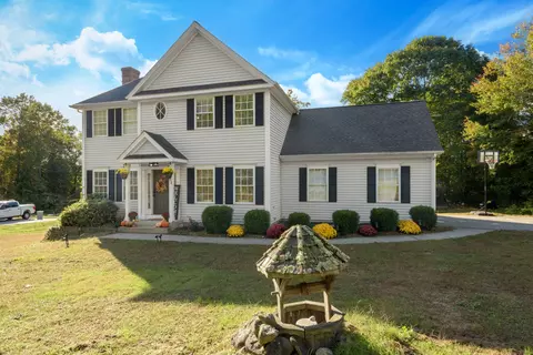 84 Woodbine Rd, Colchester, CT 06415
