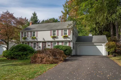 51 Walton Dr, West Hartford, CT 06107
