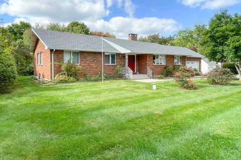 65 Ballfall Rd, Middletown, CT 06457