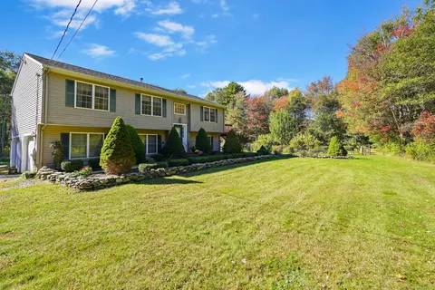320 Rockville Rd, Voluntown, CT 06384
