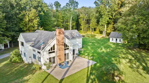 824 Thompson St, Glastonbury, CT 06033