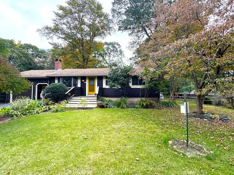 26 Woodland St, Tolland, CT 06084