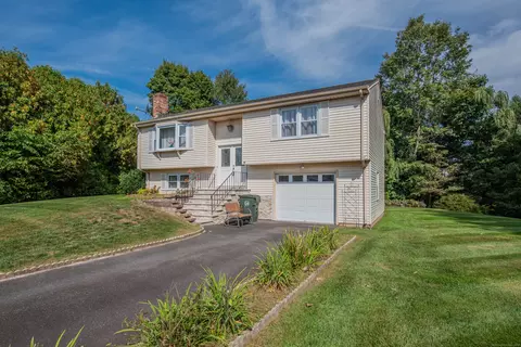 40 Elliott Ln, Newington, CT 06111