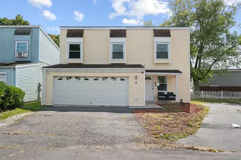 4 Inverness Sq, Middletown, CT 06457