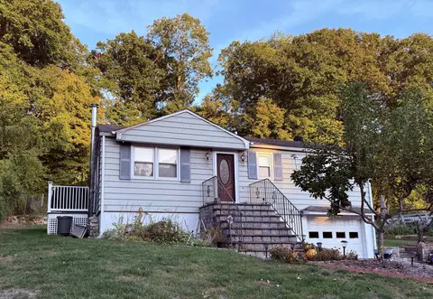 18 Charles Rd, Seymour, CT 06483
