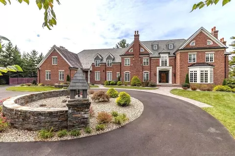 405 Deercliff Rd, Avon, CT 06001